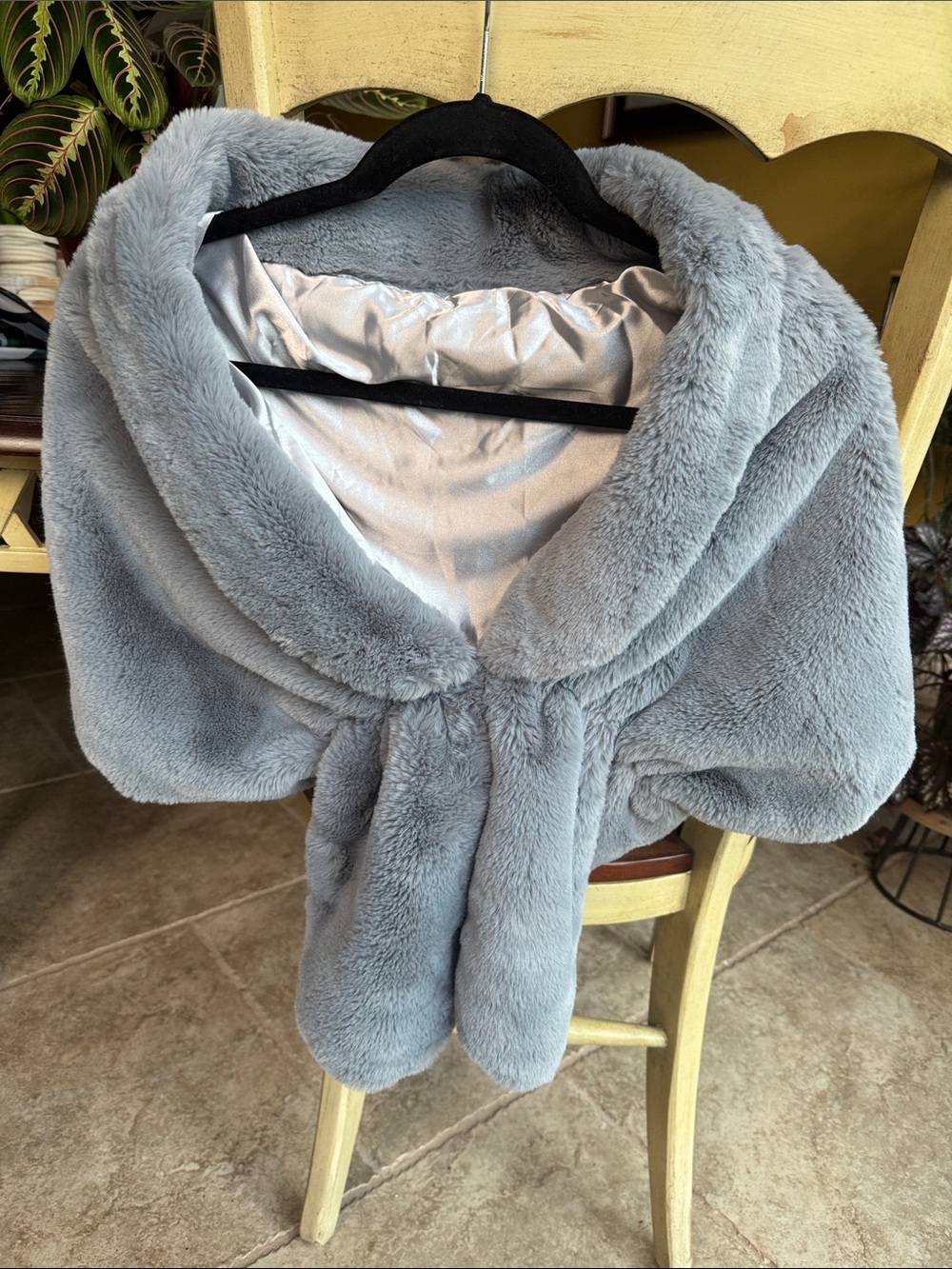 Plush Faux Fur Wrap Capelet in Light Gray